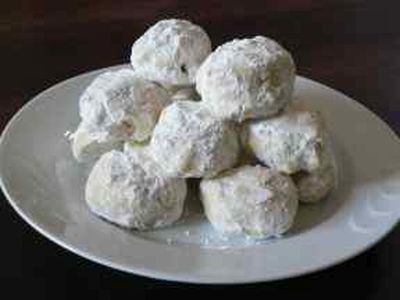 Kourabiethes